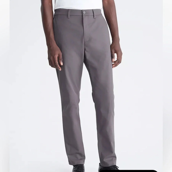 Calvin Klein Tech Slim Stretch Woven Chino. 33 x 30. Asphalt